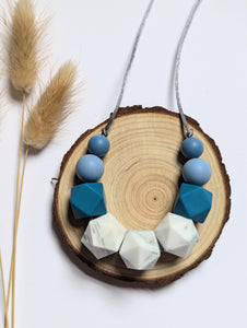 Ombre blue: Celestial teething & breastfeeding necklace